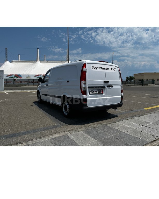 Mercedes Vito 111