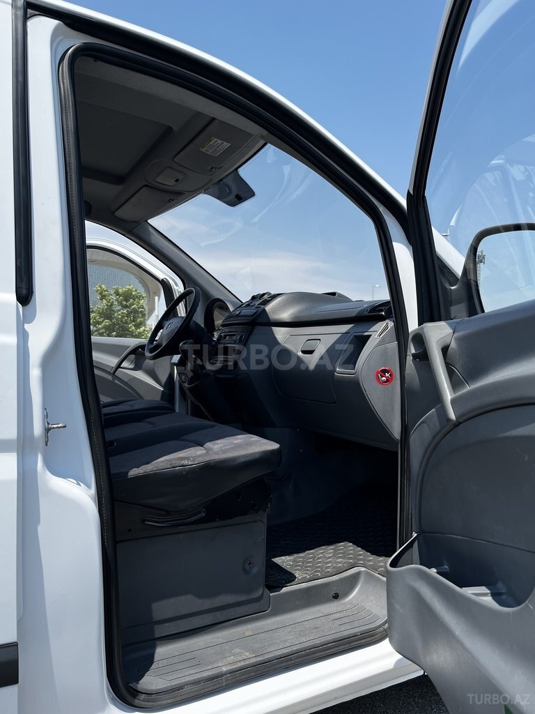 Mercedes Vito 111