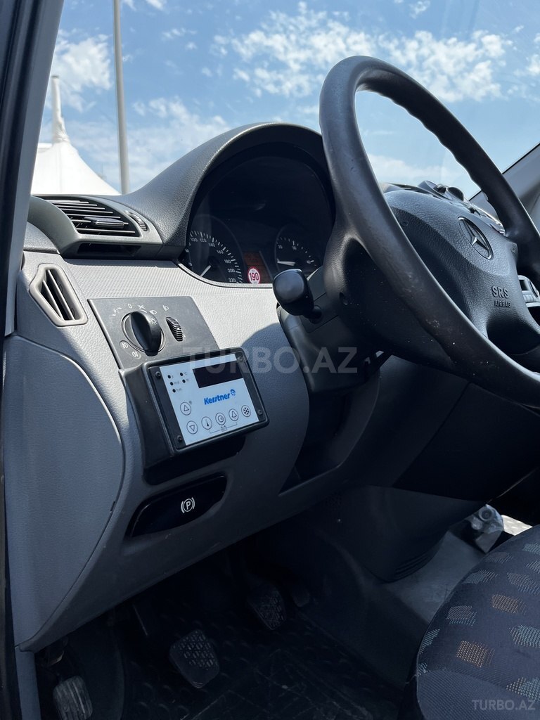Mercedes Vito 111