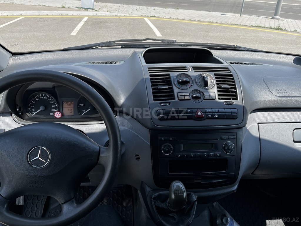 Mercedes Vito 111