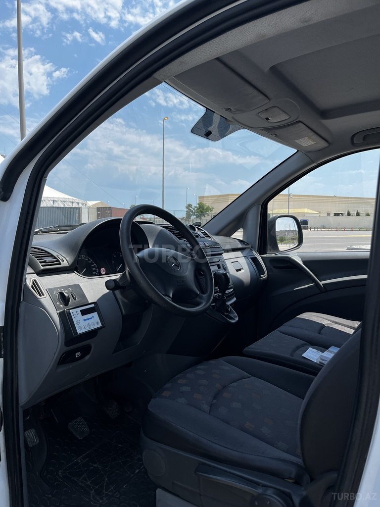 Mercedes Vito 111