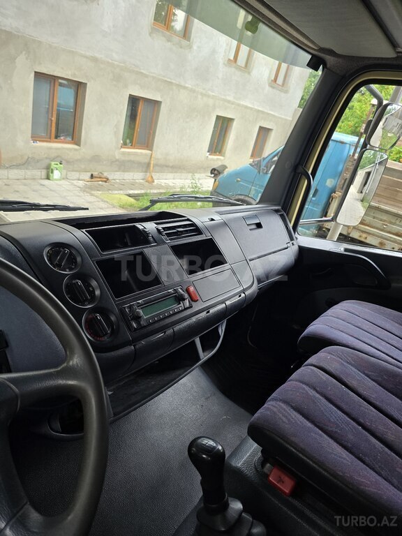 Mercedes Atego 815