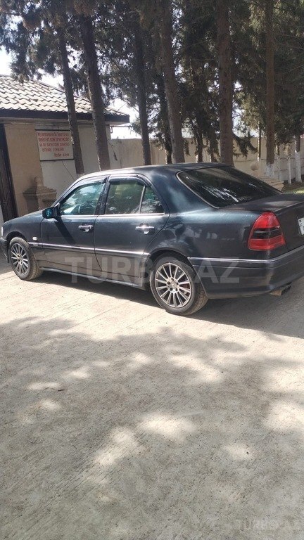 Mercedes C 230