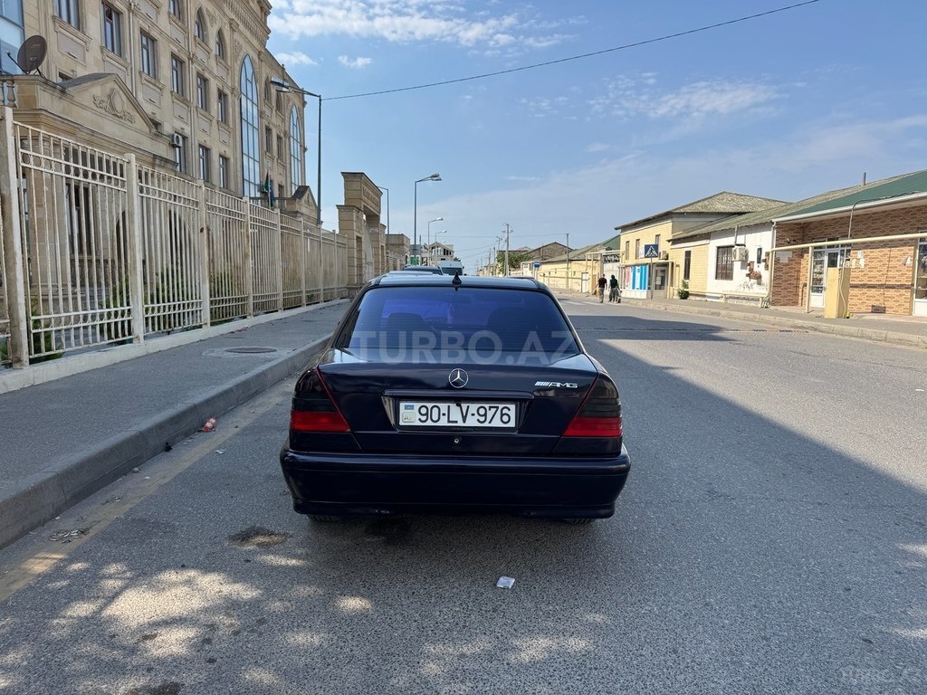 Mercedes C 180