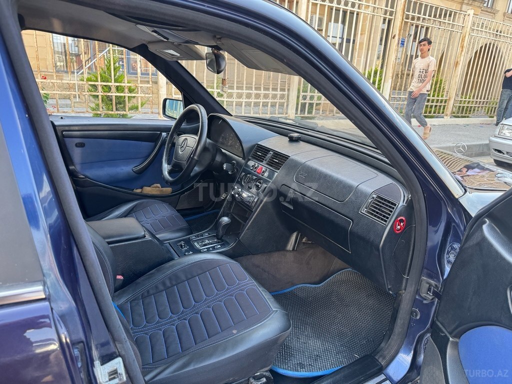 Mercedes C 180