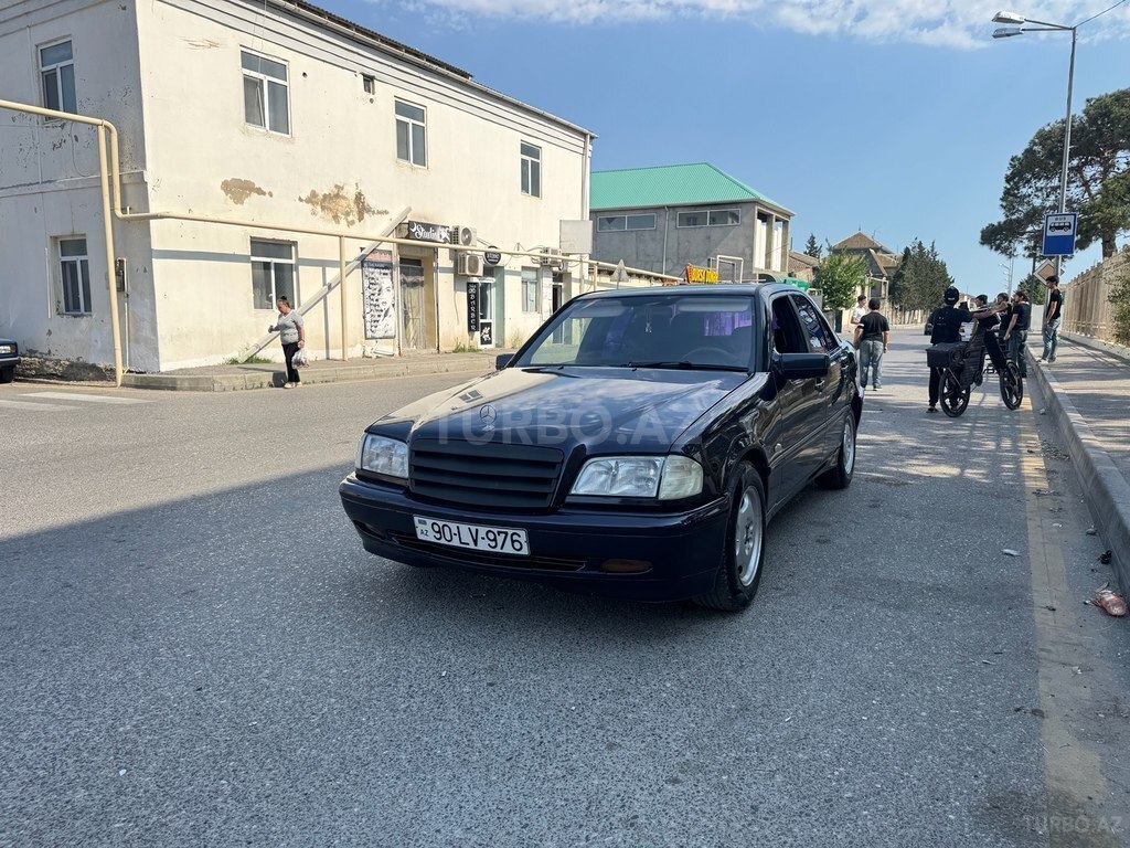 Mercedes C 180