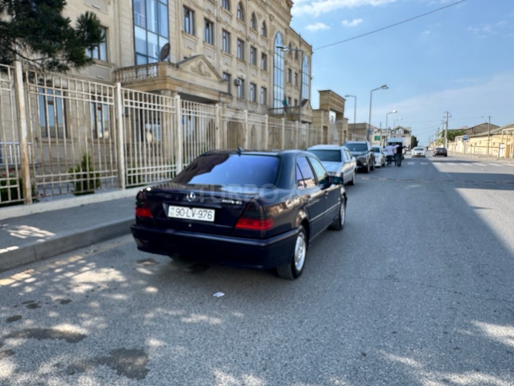 Mercedes C 180