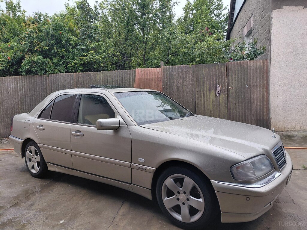 Mercedes C 180