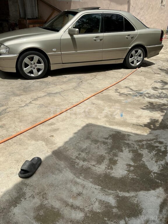 Mercedes C 180