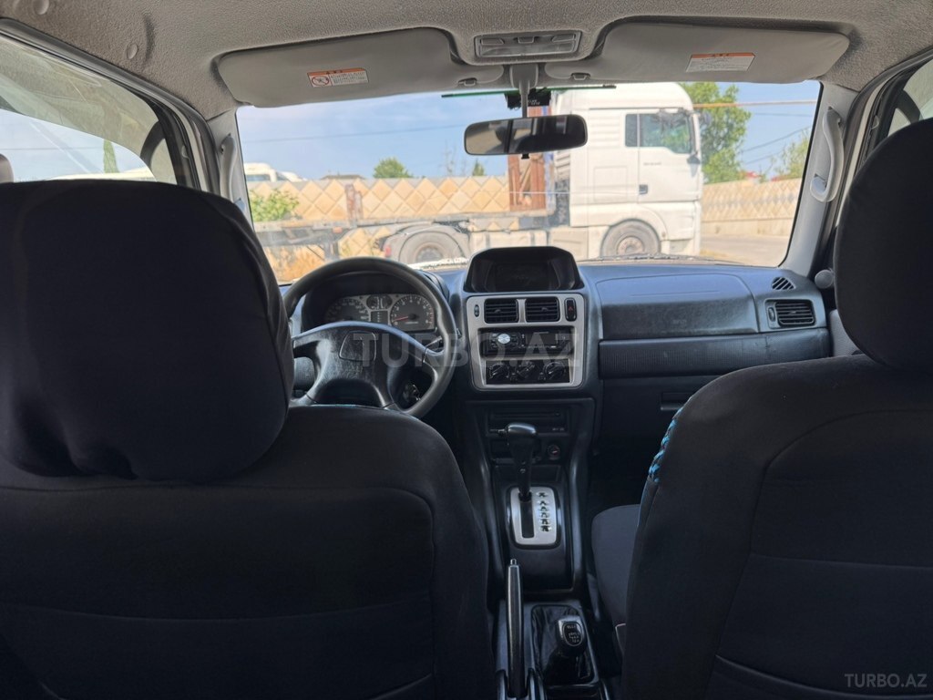 Mitsubishi Pajero io