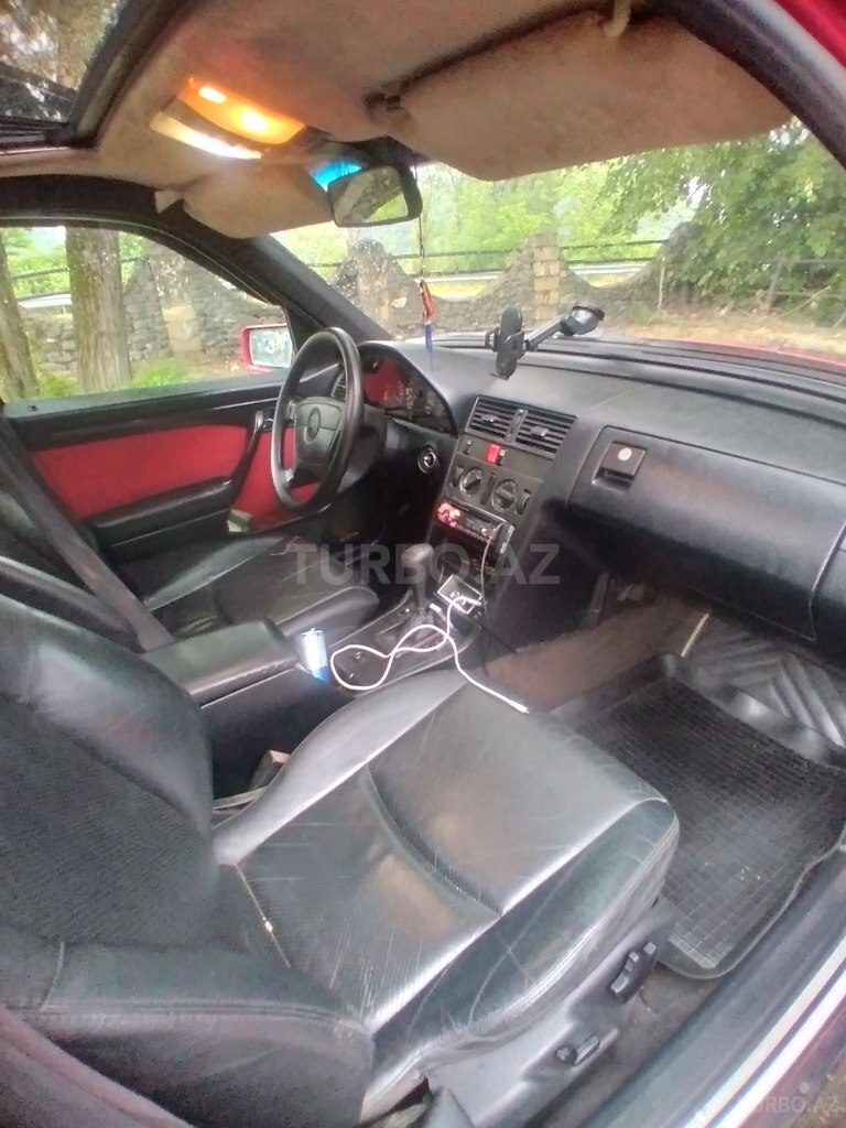 Mercedes C 180