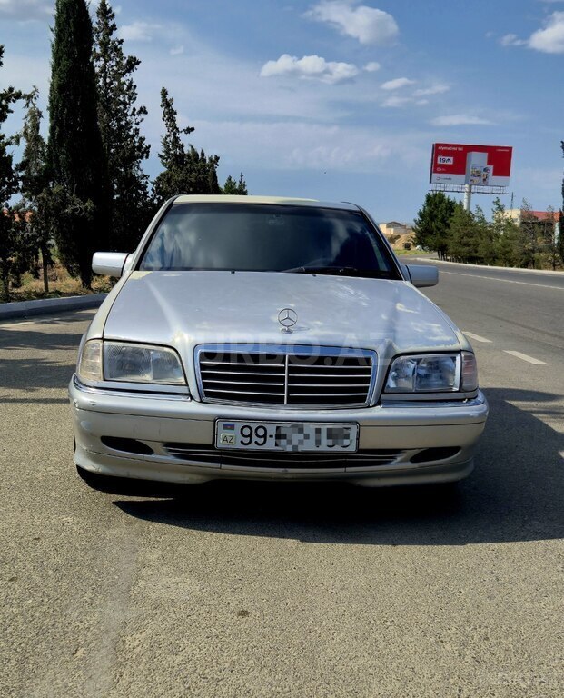 Mercedes C 180
