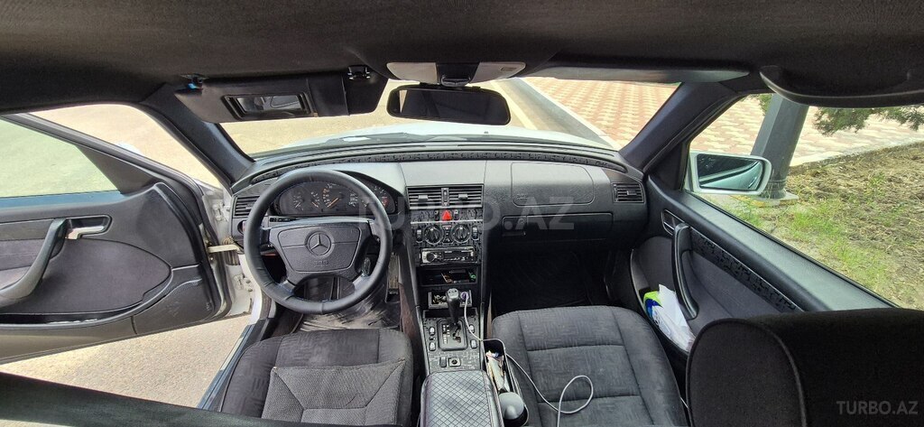 Mercedes C 180