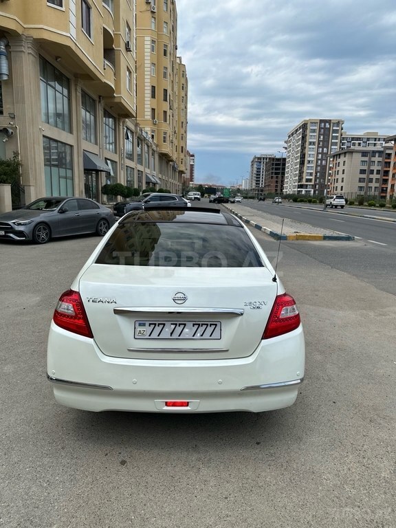 Nissan Teana