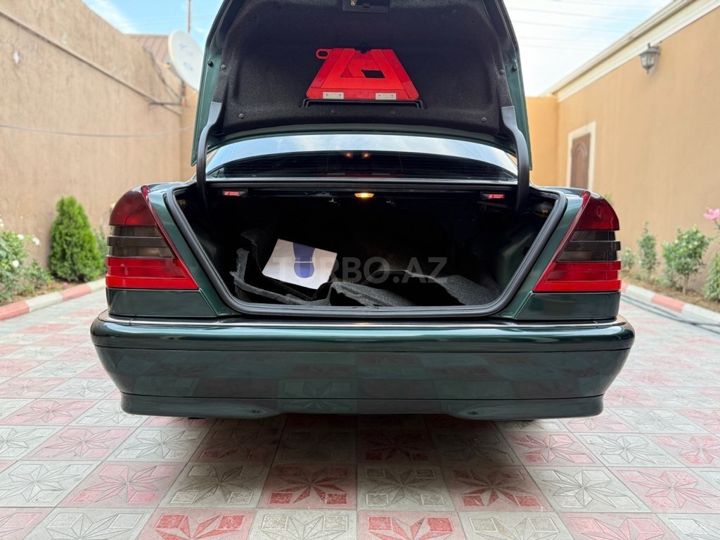 Mercedes C 180