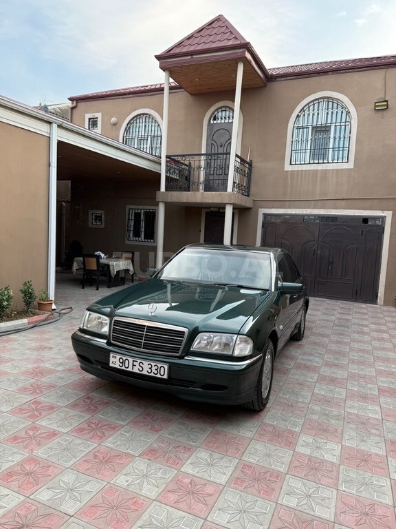 Mercedes C 180