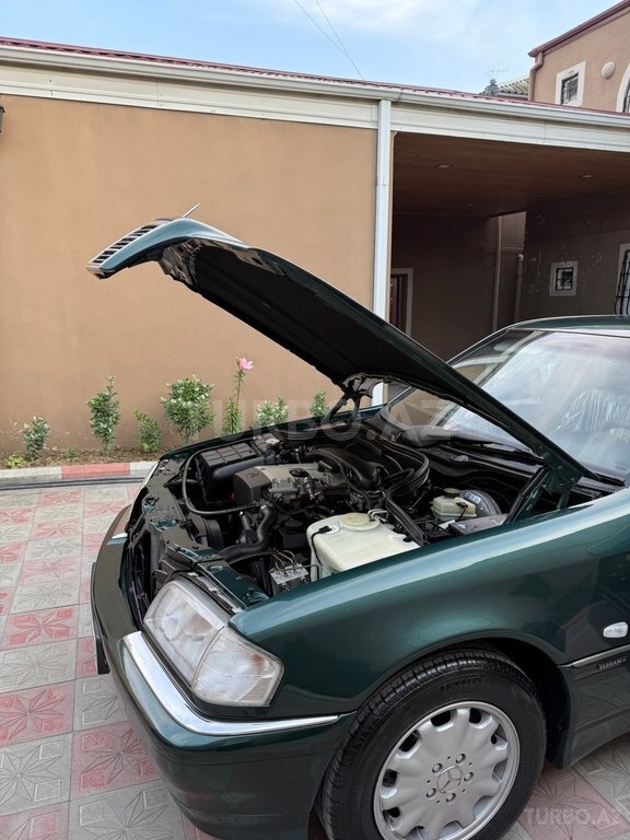 Mercedes C 180