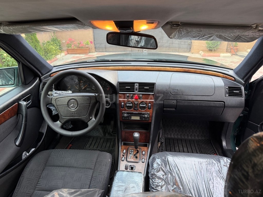 Mercedes C 180