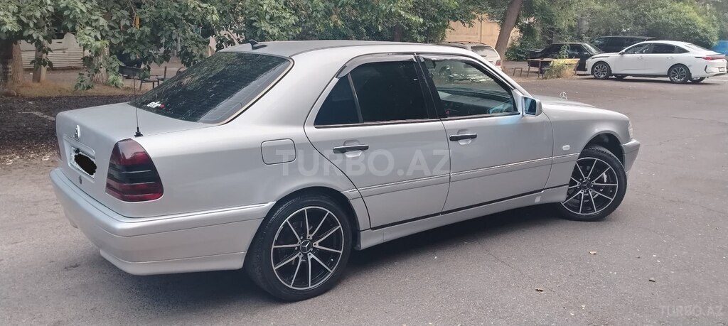 Mercedes C 200
