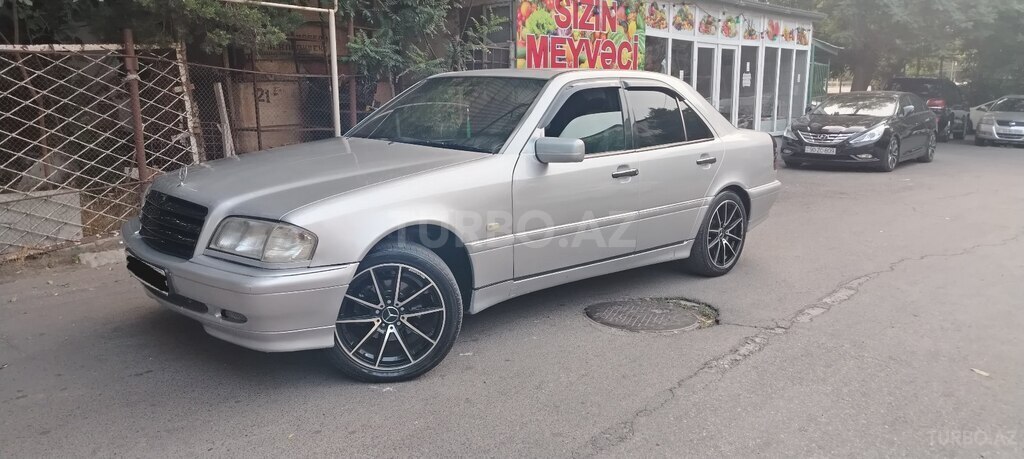 Mercedes C 200