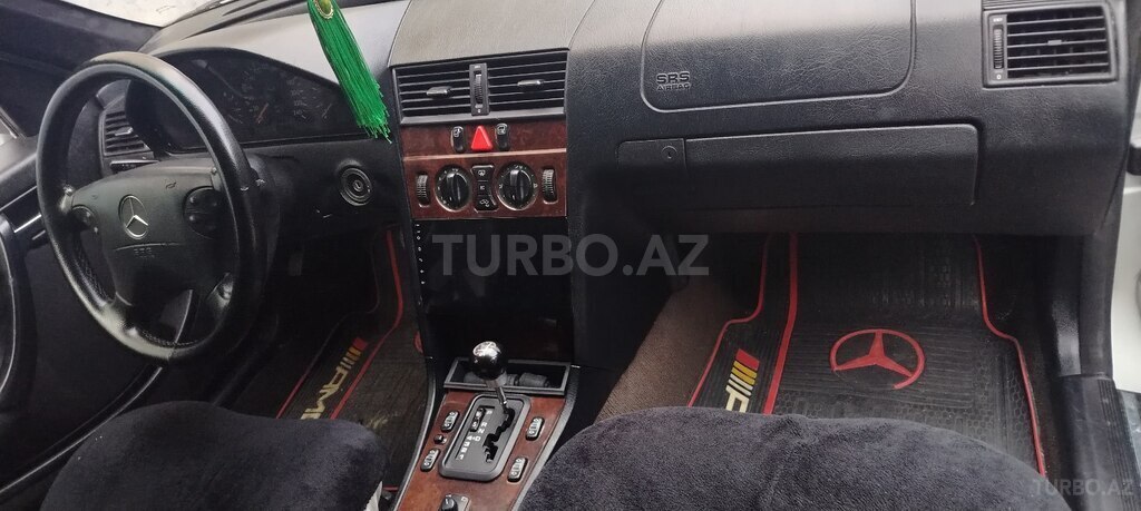 Mercedes C 200