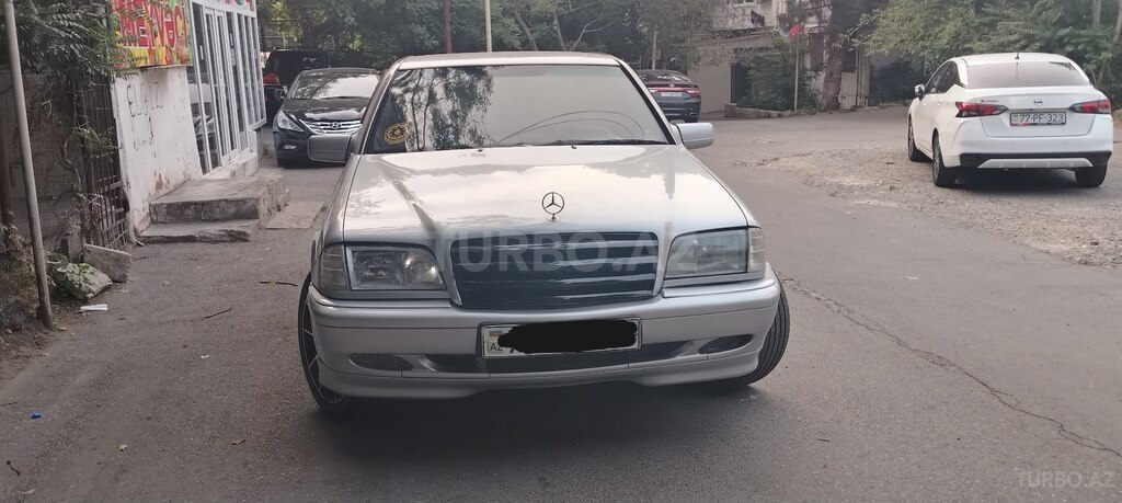 Mercedes C 200