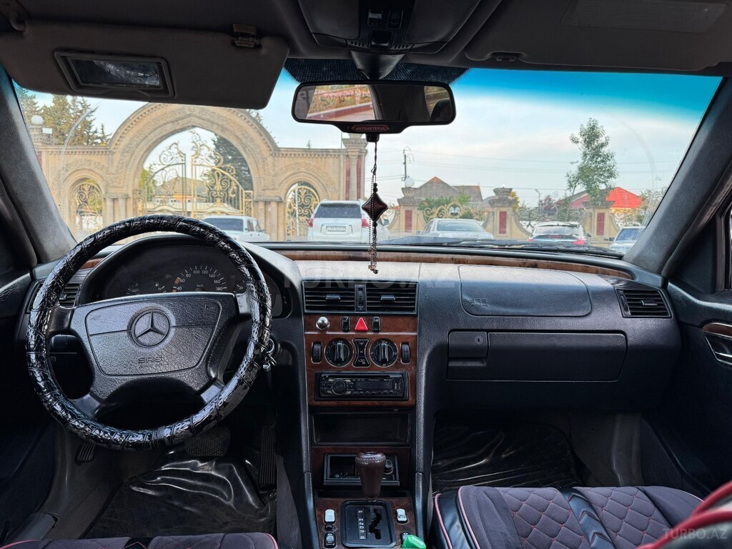 Mercedes C 250