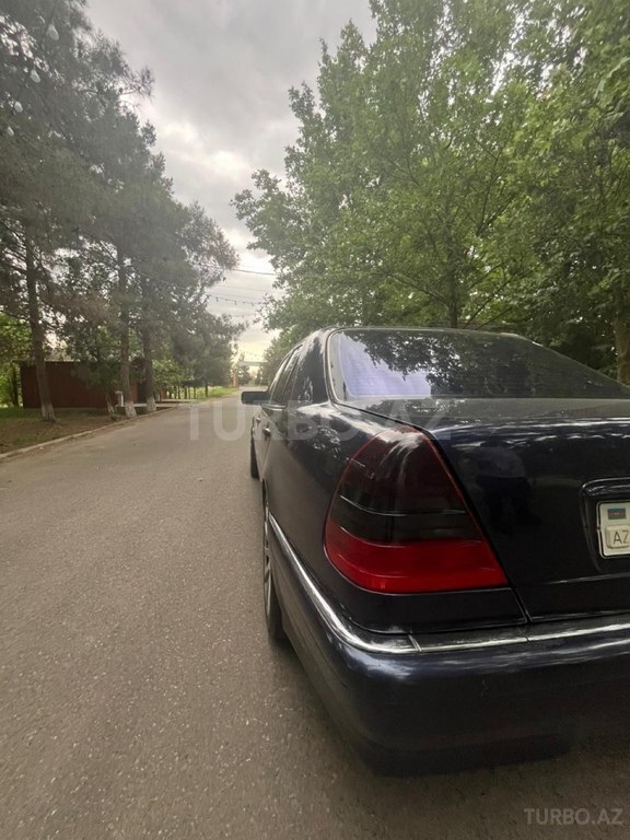 Mercedes C 200