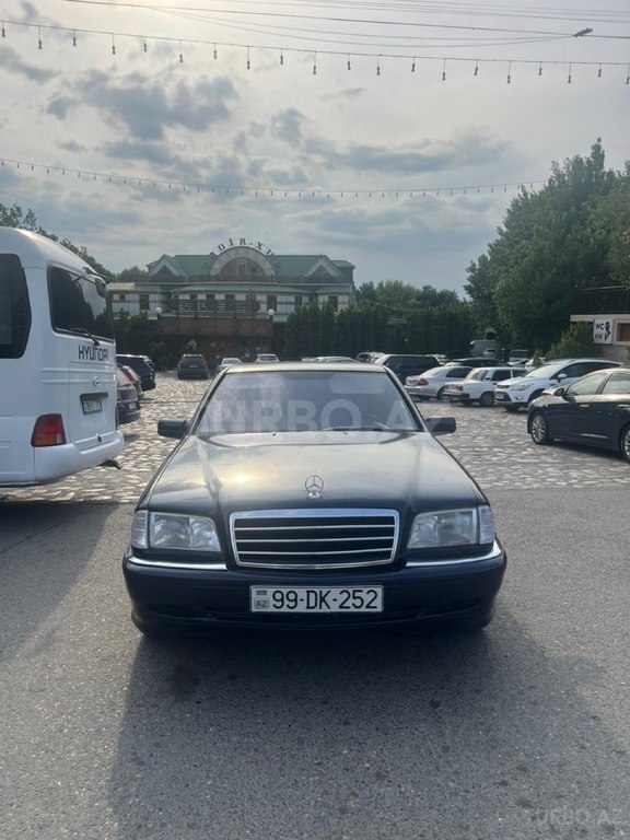 Mercedes C 200