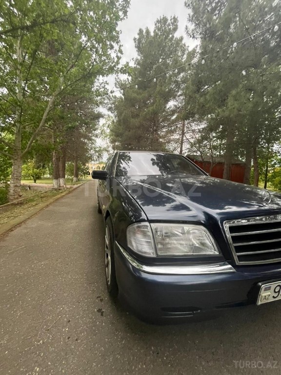 Mercedes C 200
