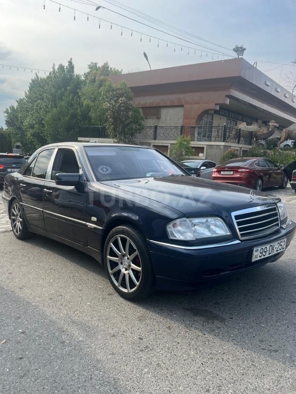 Mercedes C 200