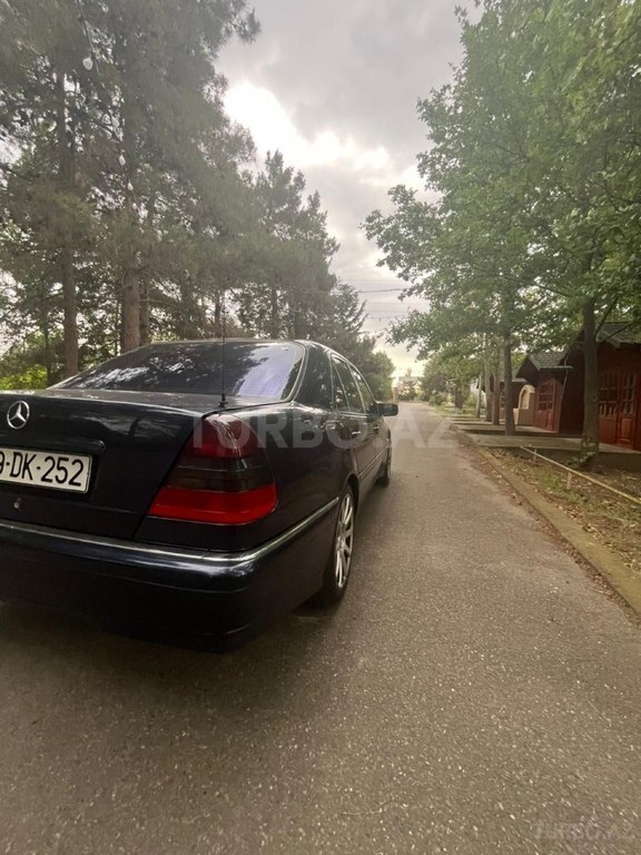 Mercedes C 200