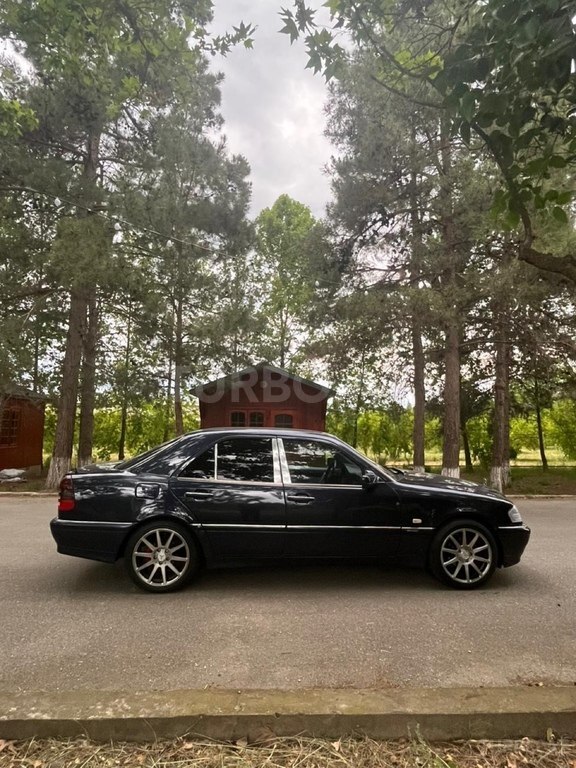 Mercedes C 200