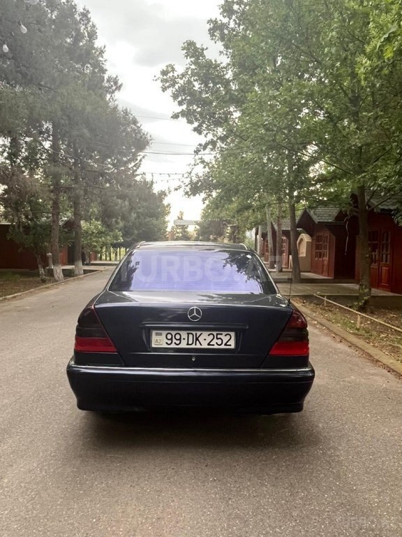 Mercedes C 200