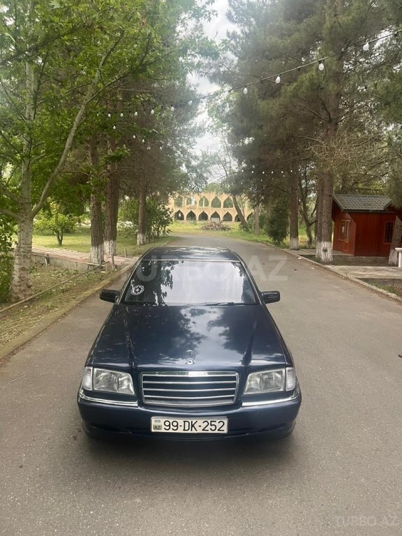 Mercedes C 200