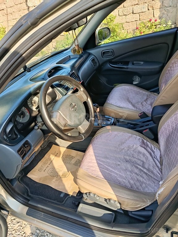 Nissan Sunny