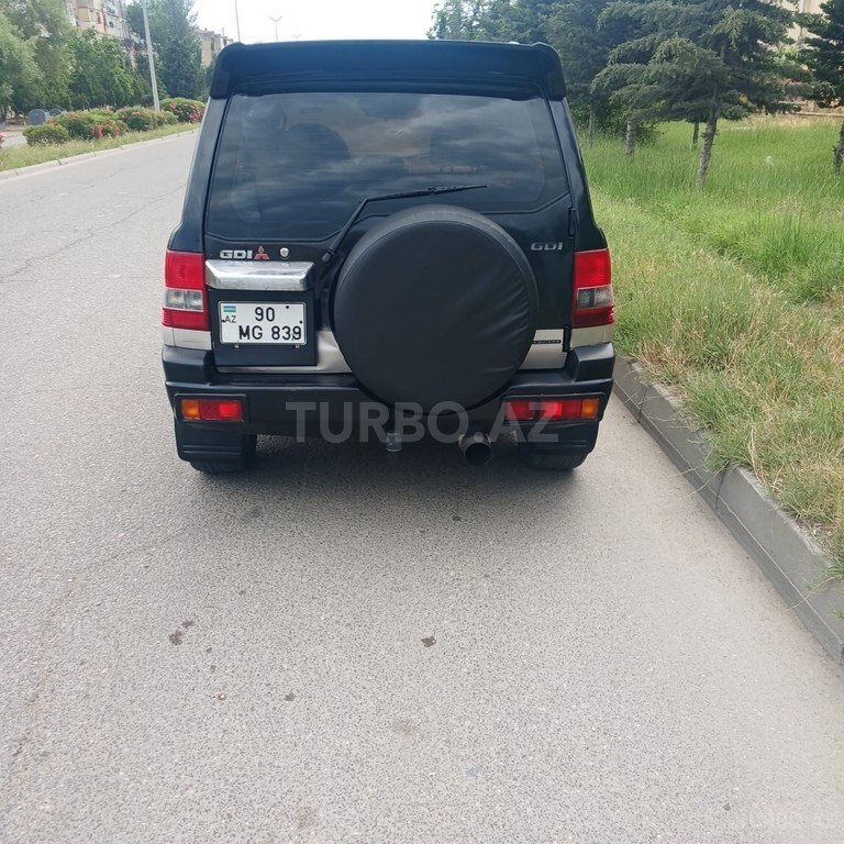 Mitsubishi Pajero io