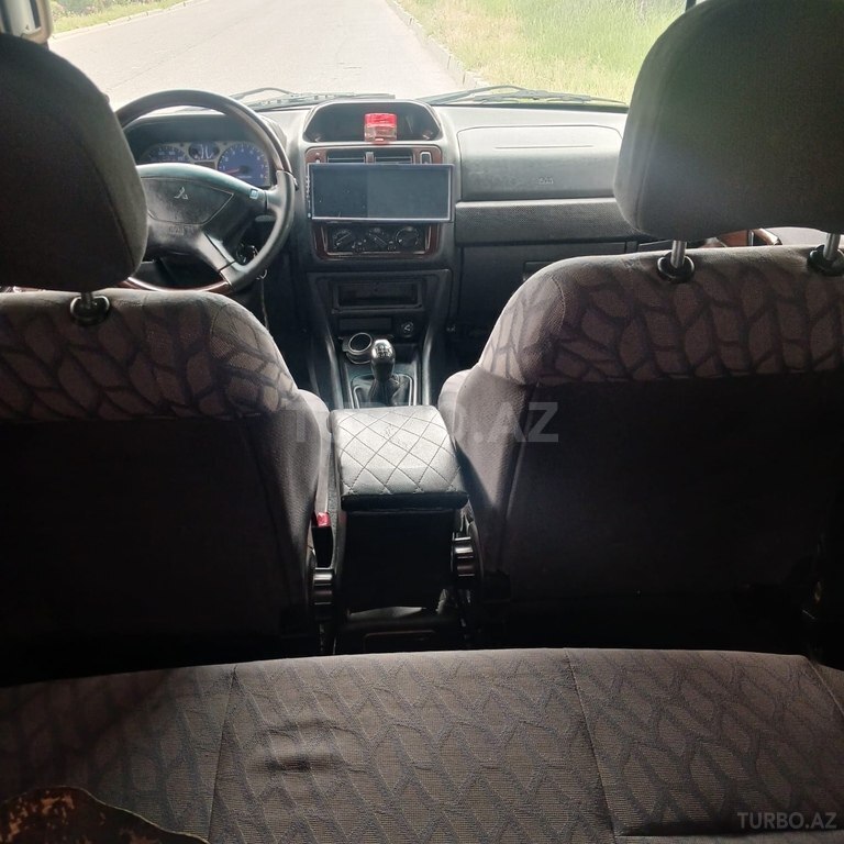 Mitsubishi Pajero io