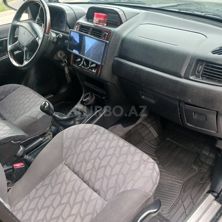 Mitsubishi Pajero io