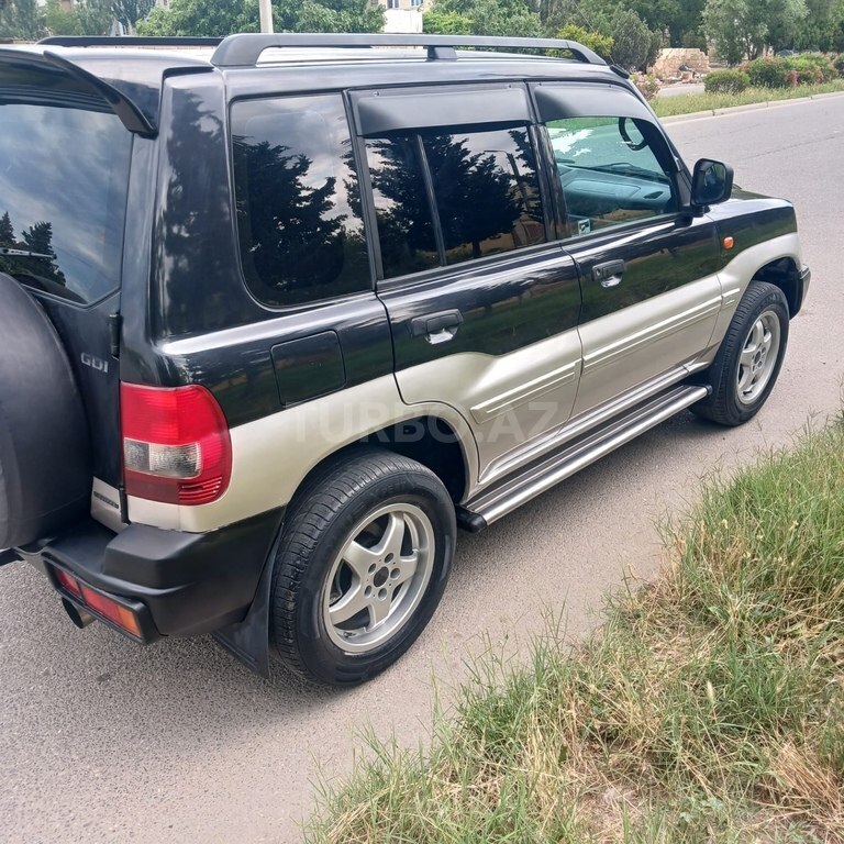 Mitsubishi Pajero io