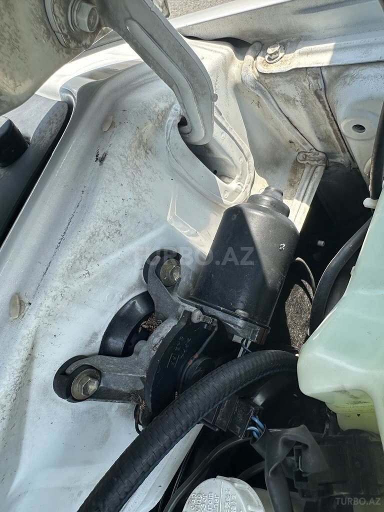 Mitsubishi Pajero io
