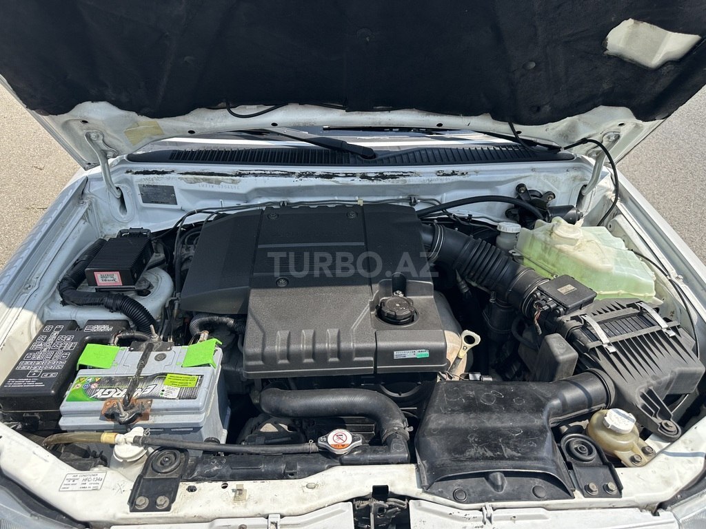 Mitsubishi Pajero io