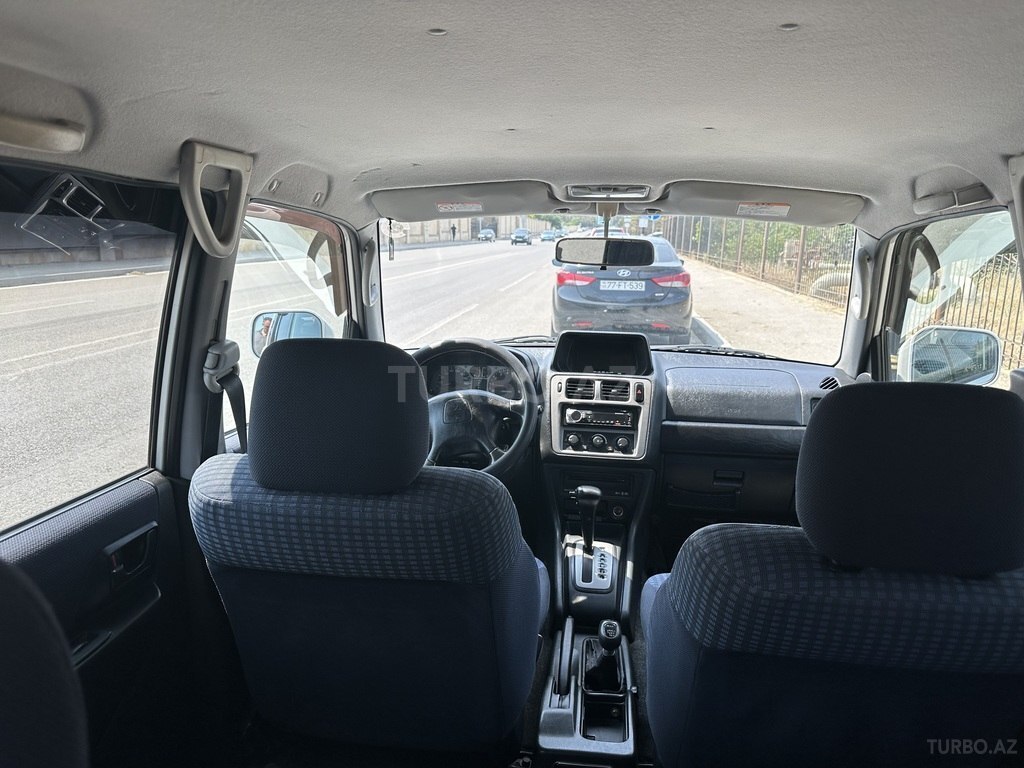 Mitsubishi Pajero io
