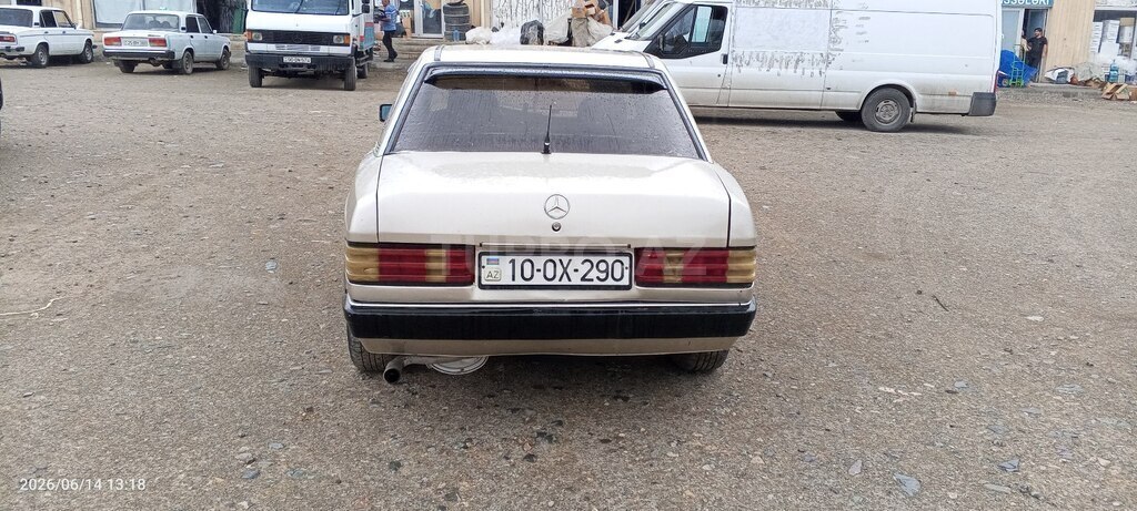 Mercedes 190