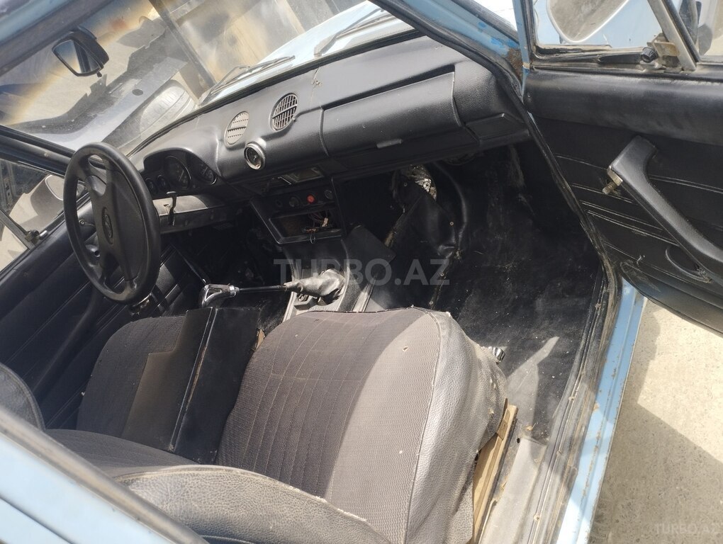 LADA (VAZ) 2106