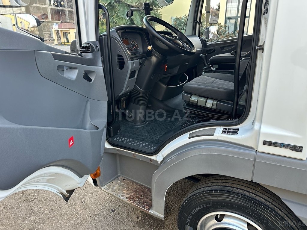 Mercedes Atego 818