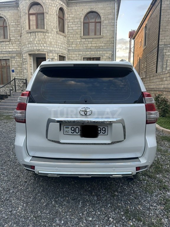 Toyota Land Cruiser Prado