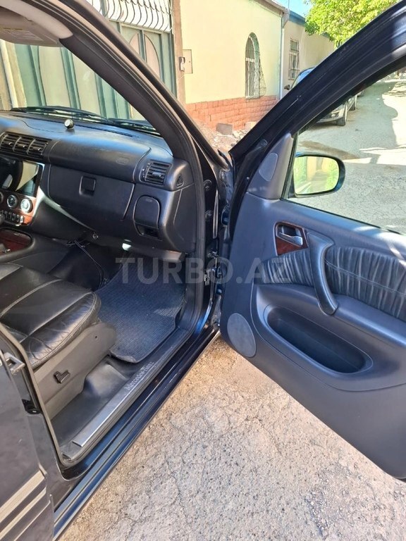 Mercedes ML 270