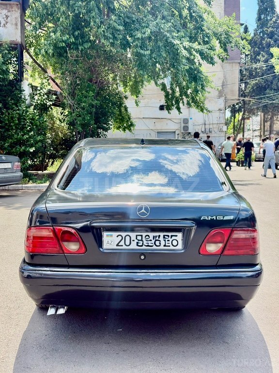 Mercedes E 290