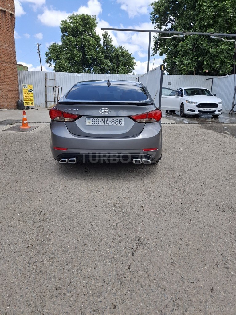 Hyundai Elantra